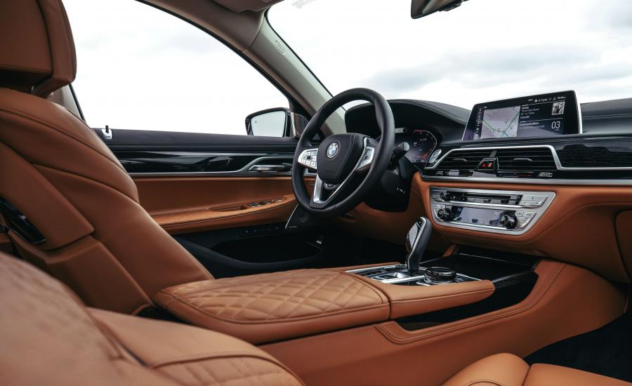 Интерьер BMW 750i xDrive (G11) 2019 года  (NA) (фото 16 из 40)